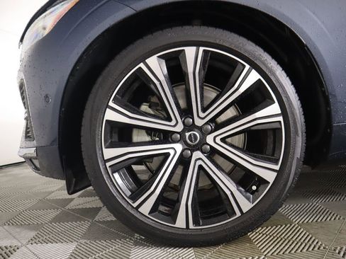 Used 2023 Volvo XC60 B5 Ultimate image 29