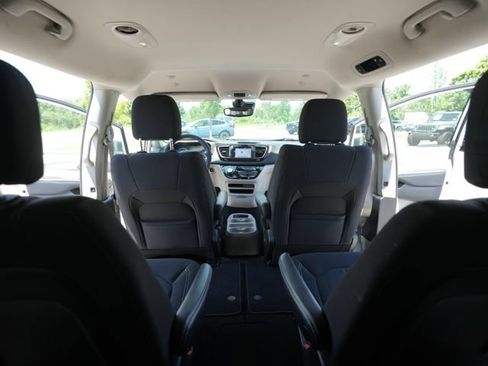 Used 2023 Chrysler Voyager LX FWD image 22