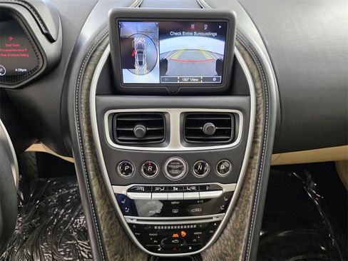 Used 2023 Aston Martin DB11 Coupe image 20