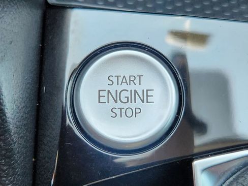 Used 2024 Volkswagen Taos SEL image 30