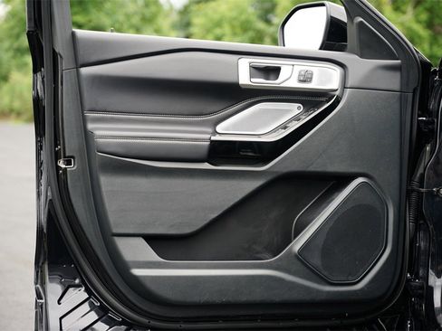 Used 2023 Ford Explorer ST w/ Technology Package image 14