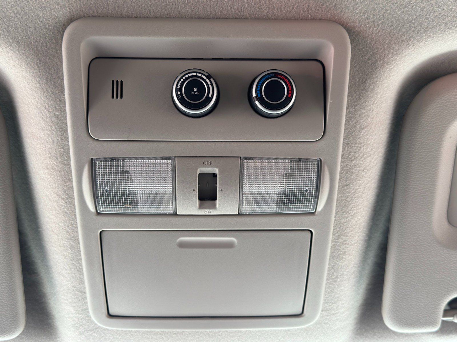 Used 2018 Nissan NV 3500 SL RWD image 28