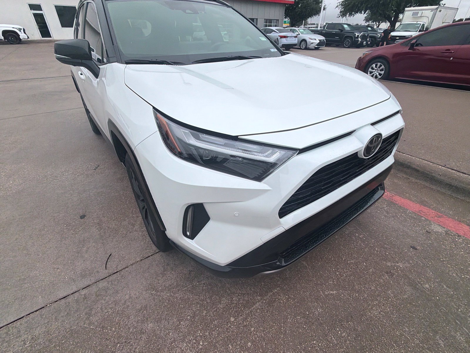 Used 2025 Toyota RAV4 XSE w/ Advanced Technology Package AWD/4WD image 4