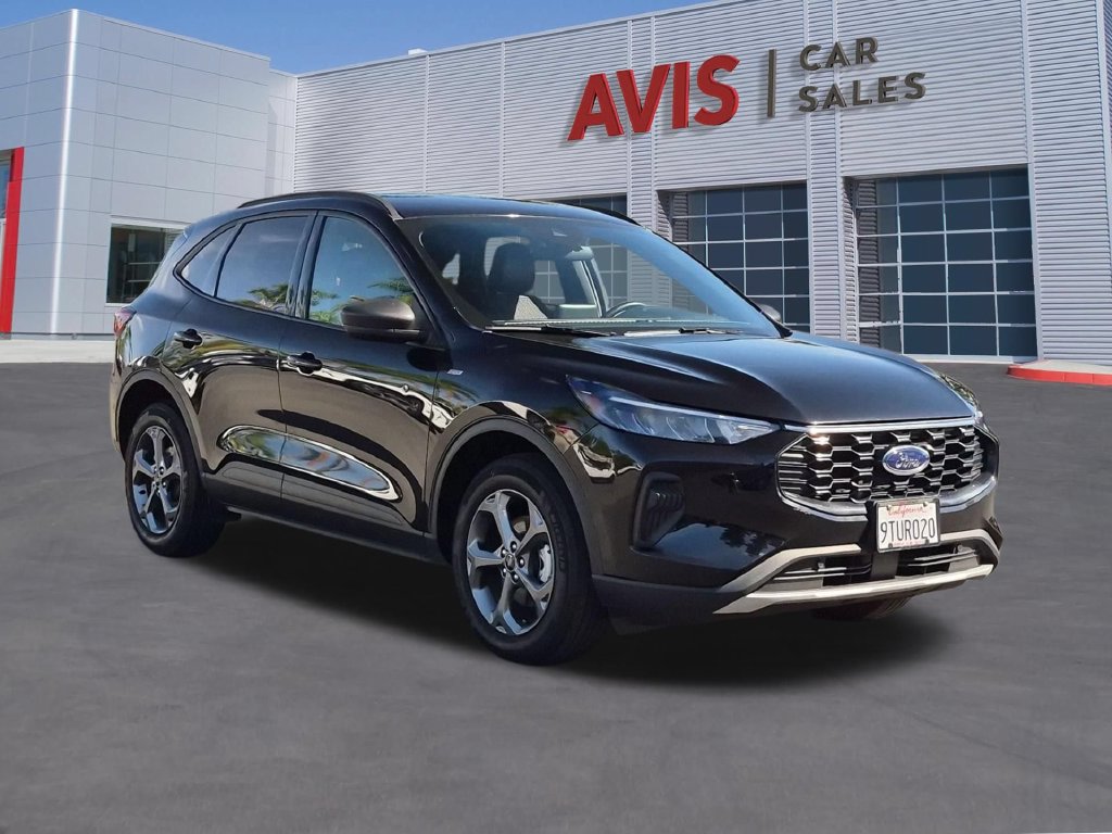 Used 2025 Ford Escape ST-Line AWD/4WD image 3