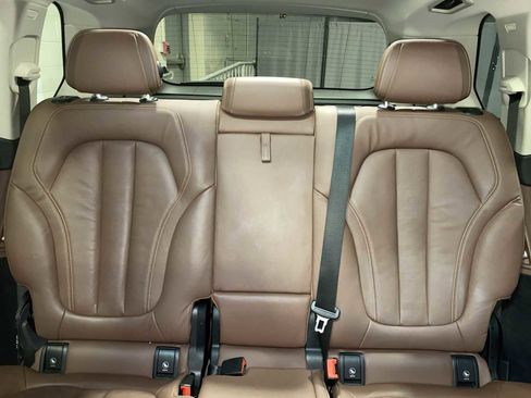 Used 2021 BMW X7 xDrive40i w/ Premium Package 2 image 22