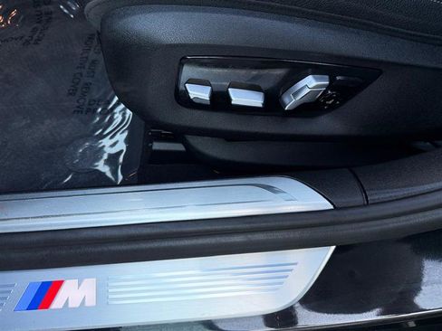 Used 2018 BMW 750i xDrive image 41