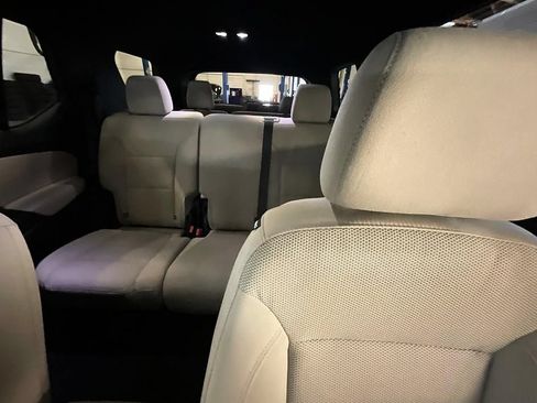 Used 2023 Chevrolet Traverse LS FWD image 27