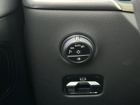 Certified 2025 Mercedes-Benz GLC 300 4MATIC image 32