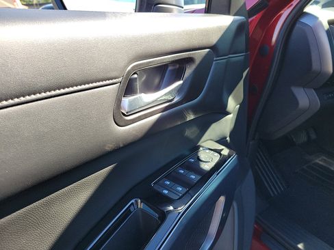 Used 2023 Nissan Pathfinder SL image 18