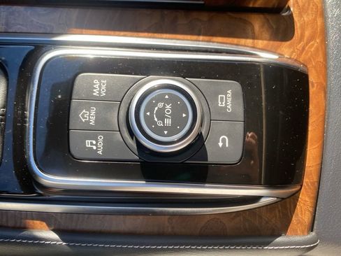 Used 2024 Nissan Armada SL w/ Captain's Chairs Package image 28