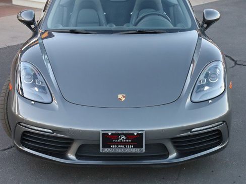 Used 2017 Porsche 718 Boxster image 9