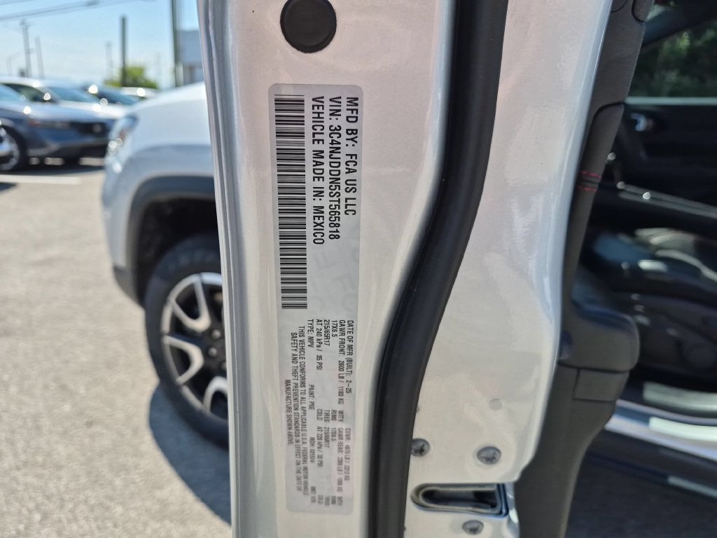 Used 2025 Jeep Compass Trailhawk AWD/4WD image 32