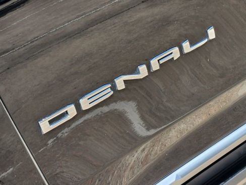 Used 2024 GMC Yukon XL Denali AWD/4WD image 12