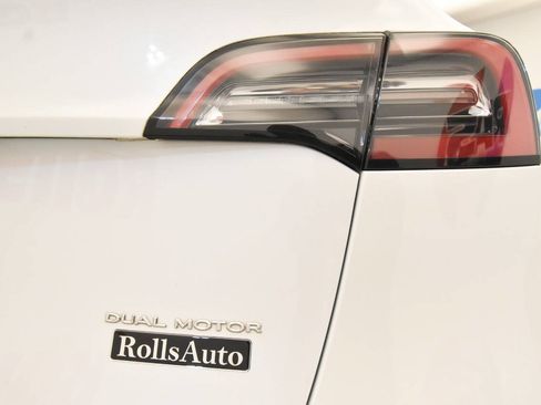 Used 2022 Tesla Model Y Long Range AWD/4WD image 35