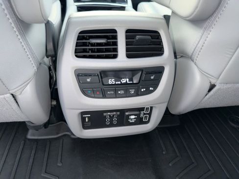 Used 2021 Honda Pilot Touring image 33