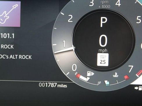 Used 2025 Land Rover Range Rover Evoque S image 18