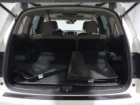 Used 2017 Honda Pilot Touring image 4