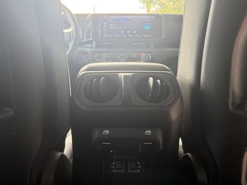 Used 2024 Jeep Wrangler Unlimited Rubicon 4xe AWD/4WD image 27