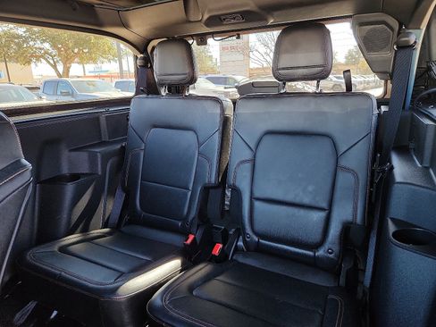 Used 2023 Ford Bronco Badlands image 10