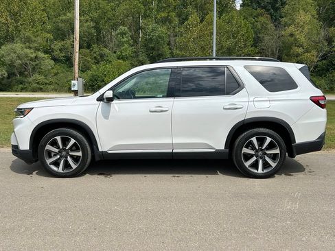 Used 2024 Honda Pilot Elite image 4