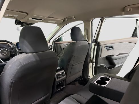 Used 2023 Nissan Rogue S FWD image 6