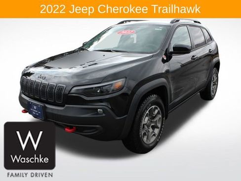 Used 2022 Jeep Cherokee Trailhawk image 3
