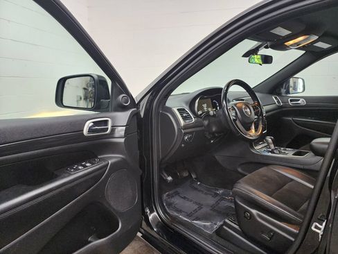 Used 2021 Jeep Grand Cherokee Laredo X AWD/4WD image 11