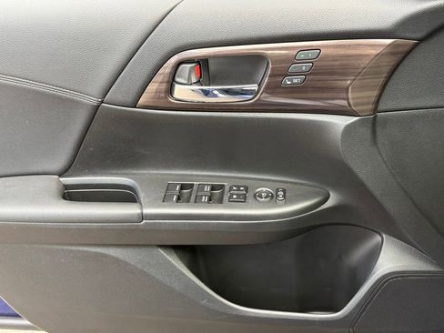 Used 2017 Honda Accord EX-L image 28