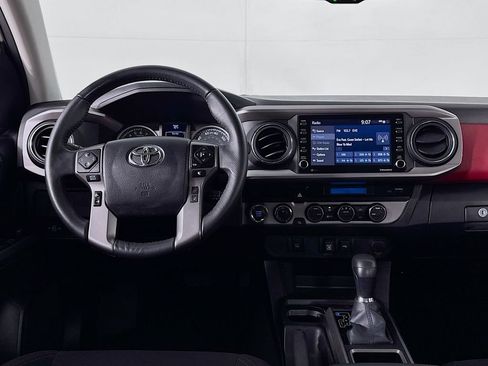 Used 2023 Toyota Tacoma SR5 AWD/4WD image 12