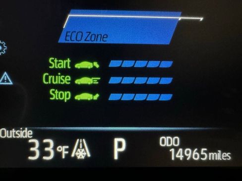 Used 2025 Toyota Sienna LE image 24