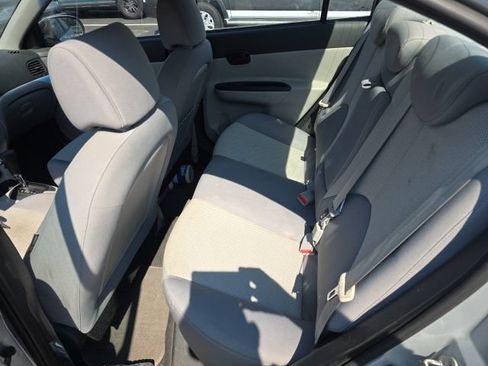 Used 2010 Hyundai Accent GLS w/ Premium Pkg 4 FWD image 7