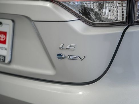 Used 2025 Toyota Corolla LE w/ LE Premium Package FWD image 6