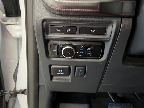 Used 2024 Ford F150 Lariat AWD/4WD image 29