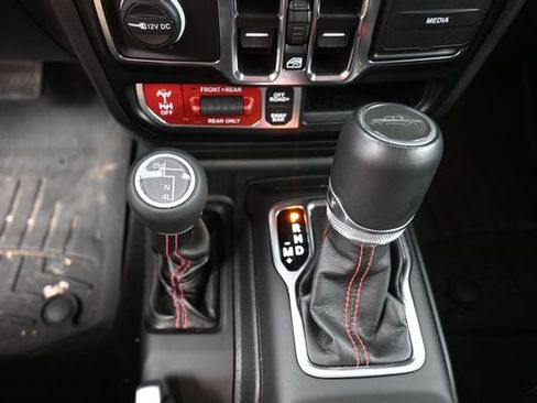 Used 2022 Jeep Gladiator Rubicon w/ LED Lighting Group AWD/4WD image 24