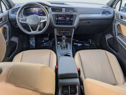 Used 2023 Volkswagen Tiguan SE FWD image 11