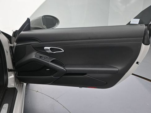 Used 2018 Porsche 718 Cayman S RWD image 15