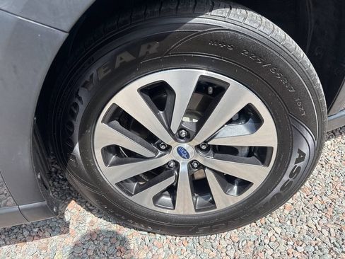 Used 2023 Subaru Outback Premium AWD/4WD image 3