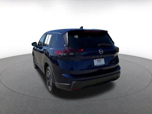Used 2025 Nissan Rogue SV AWD/4WD image 10