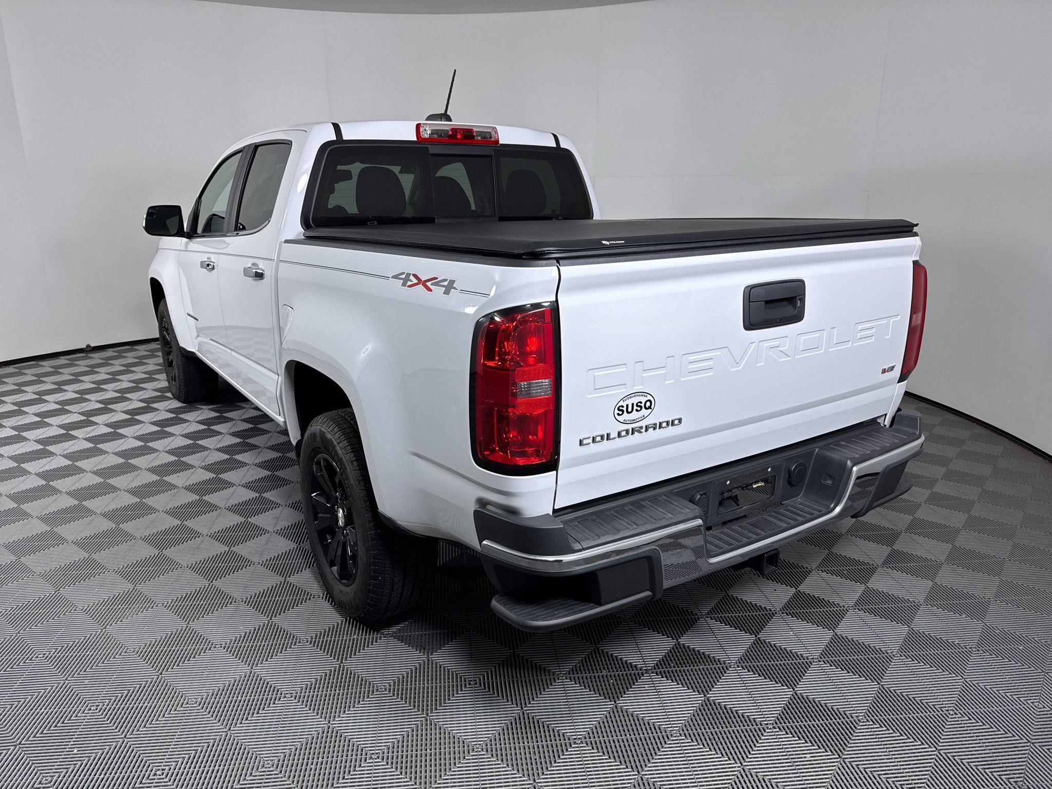 Used 2021 Chevrolet Colorado LT w/ LT Convenience Package AWD/4WD image 15