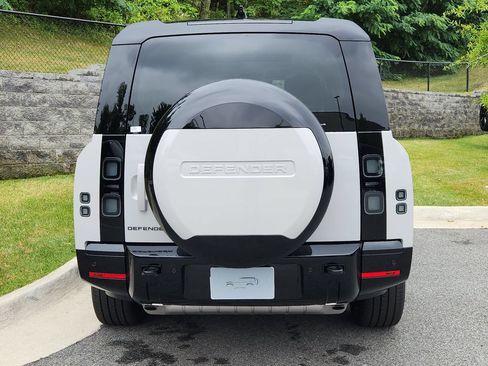 New 2026 Land Rover Defender 130 X-Dynamic SE AWD/4WD image 7