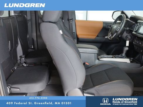Used 2018 Toyota Tacoma SR5 image 29