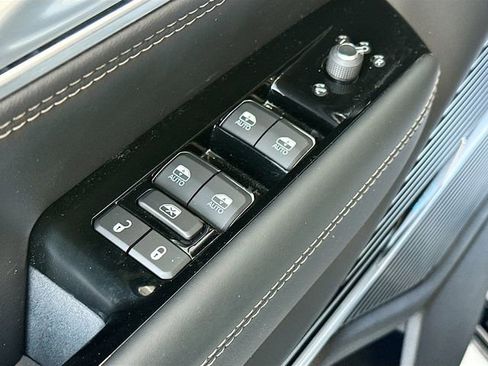 New 2026 Jeep Grand Wagoneer Summit w/ Premium Group III AWD/4WD image 17