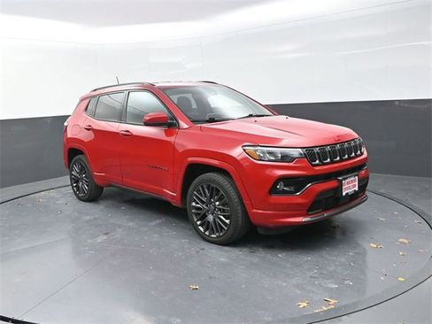 Used 2023 Jeep Compass Limited image 9