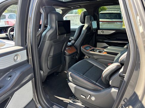 New 2025 Lincoln Navigator L Black Label image 28
