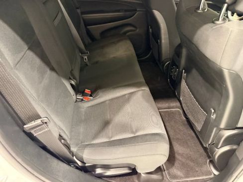 Used 2017 Jeep Grand Cherokee Laredo AWD/4WD image 24
