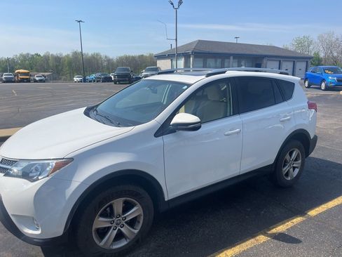 Used 2015 Toyota RAV4 XLE AWD/4WD image 3