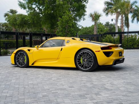 Used 2015 Porsche 918 Spyder AWD/4WD image 14