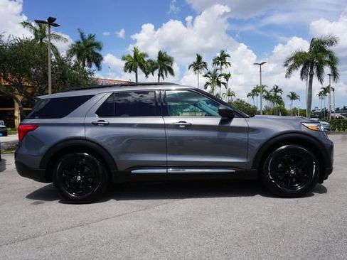 Used 2023 Ford Explorer XLT RWD image 19