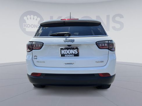 Used 2022 Jeep Compass Latitude AWD/4WD image 5