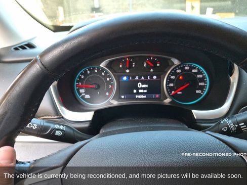 Used 2021 Chevrolet Traverse LT FWD image 16